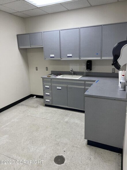 More Photos Of 2210 E Northern Lights Blvd, Anchorage General Retail For Lease