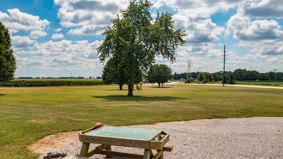 More Photos Of 20447 Old Route 66 Hwy, Staunton Flex For Sale