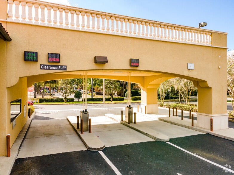More Photos Of 3001 Cove Bend Dr, Tampa Bank For Lease