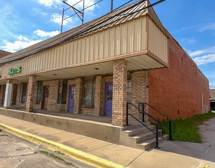 More Photos Of 108 Main st, Trinity Storefront For Sale