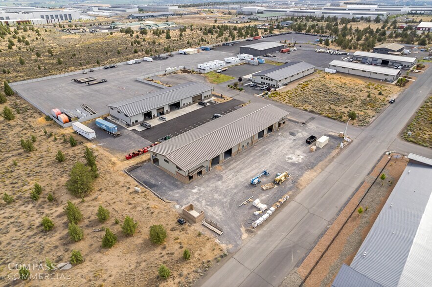 More Photos Of Page Ct, Prineville Manufacturing For Lease