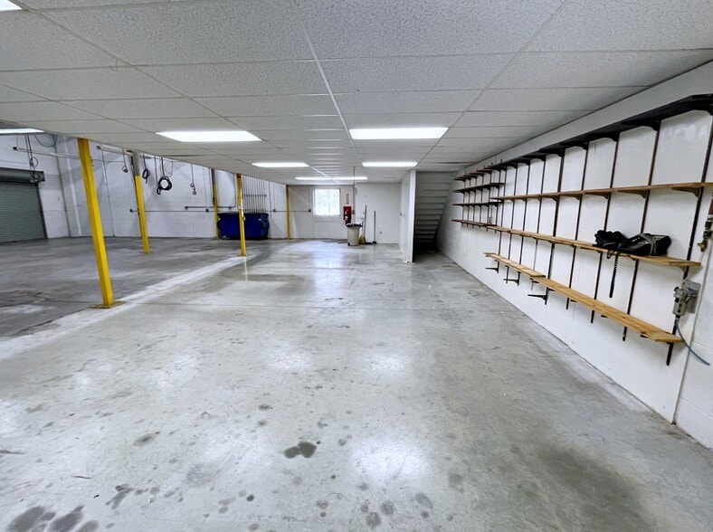 More Photos Of 34 Sullivan Rd, North Billerica Warehouse For Sale