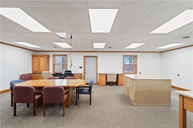 More Photos Of 114 Oil Ln, Hunker Office For Lease