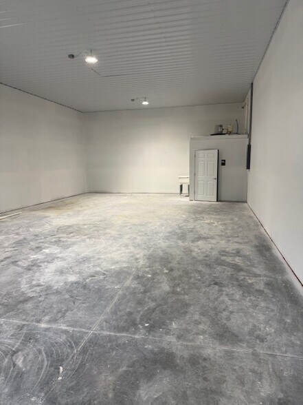 More Photos Of 37231 Johnson Rd, Selbyville Industrial For Lease