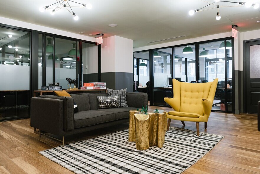 More Photos Of 450 Lexington Ave, New York Coworking Space
