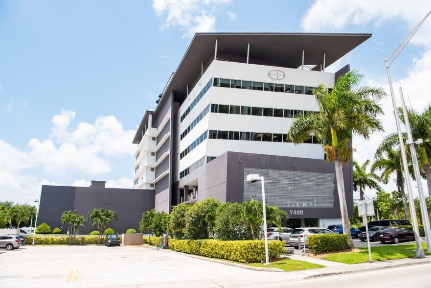 More Photos Of 7480 Bird Rd, Miami Office Residential For Lease