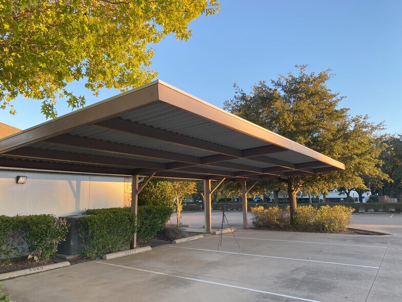 More Photos Of 2221 Avenue J, Arlington Showroom For Lease