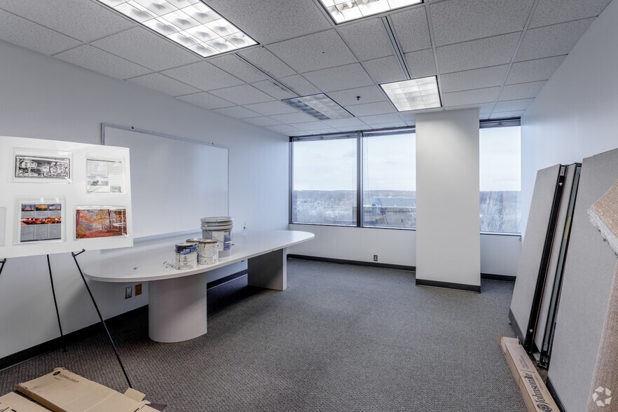 Photo of 8th Floor Ste 810