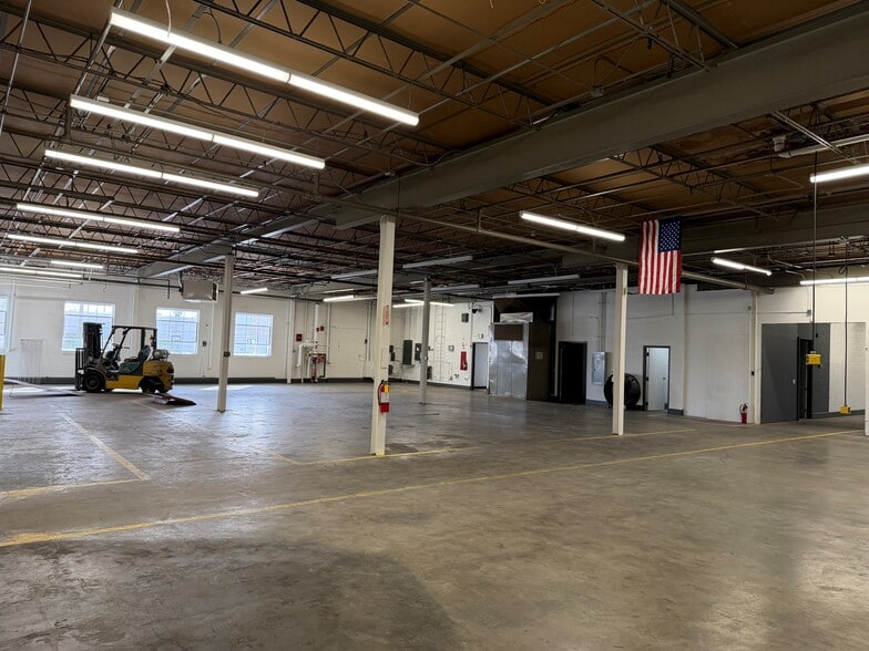 More Photos Of 6035 E 38th Ave, Denver Warehouse For Lease