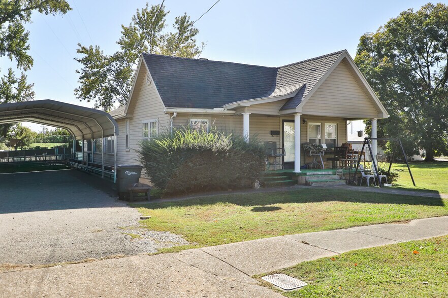 More Photos Of 422 W Jackson St, Union City Apartments For Sale