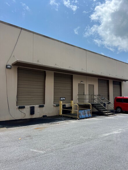 More Photos Of 2565-2579 Park Central Blvd, Decatur Distribution For Lease