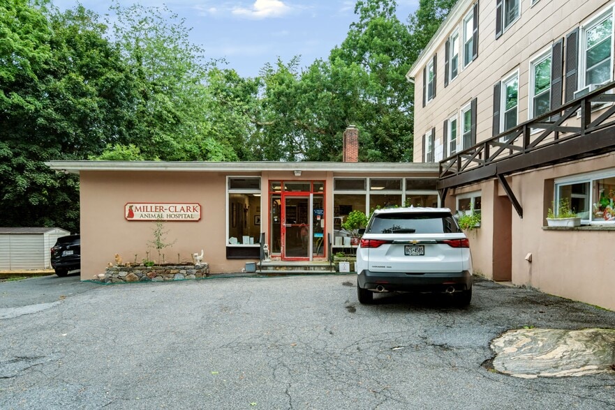 More Photos Of 1621 Harrison Ave, Mamaroneck Storefront Retail Residential For Sale