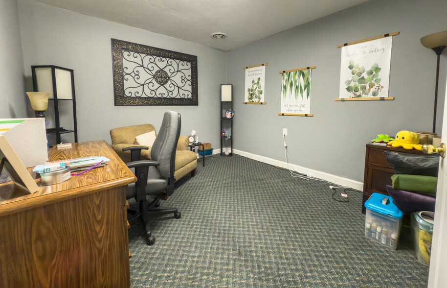 More Photos Of 4542 Blue Ridge Blvd, Blue Ridge Office For Sale