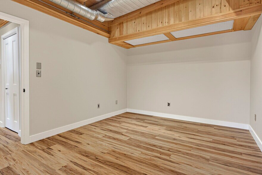 More Photos Of 1 Harris St, Newburyport Medical For Lease