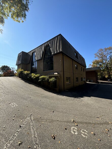 More Photos Of 1928 Thomson Dr, Lynchburg Office For Sale