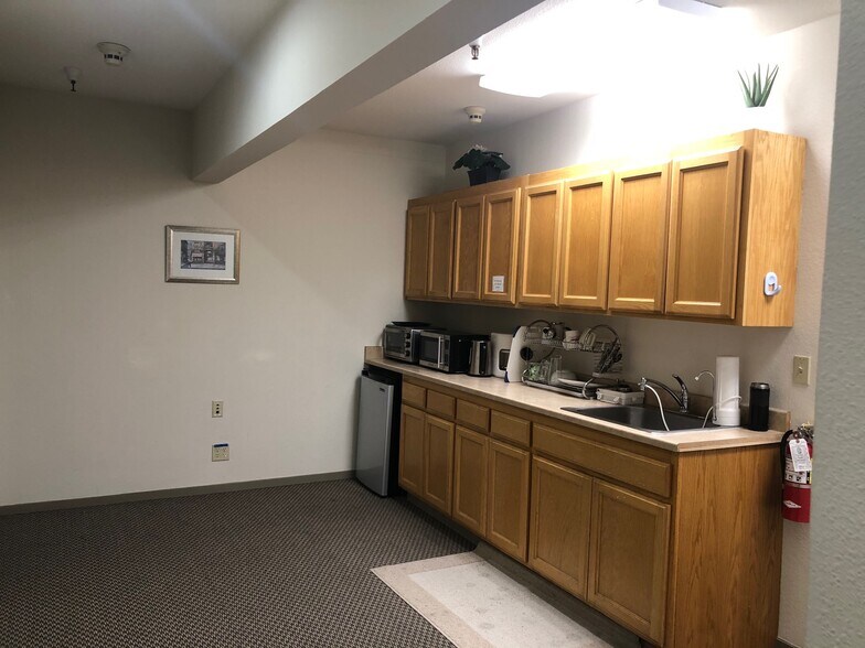 More Photos Of 105 Morris St, Sebastopol Office For Lease