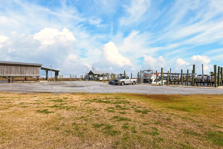 More Photos Of 3308 Mary Walker Dr, Gautier Marina For Sale