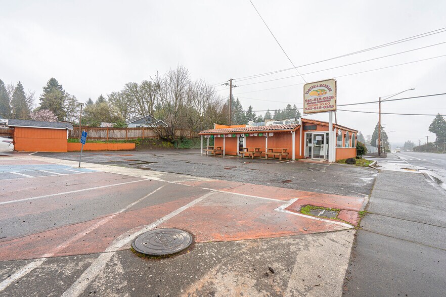 More Photos Of 3103 Highway 20, Sweet Home Restaurant For Sale