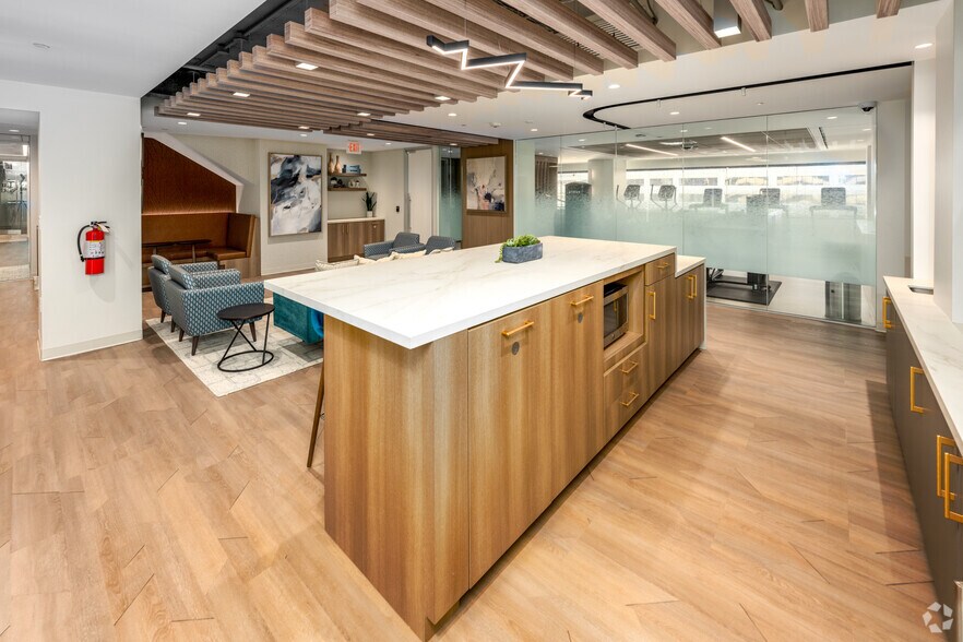 More Photos Of 4520 East West Hwy, Bethesda Office For Lease