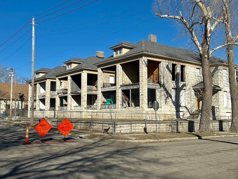 More Photos Of 801 W 1st St, Joplin Multifamily For Sale
