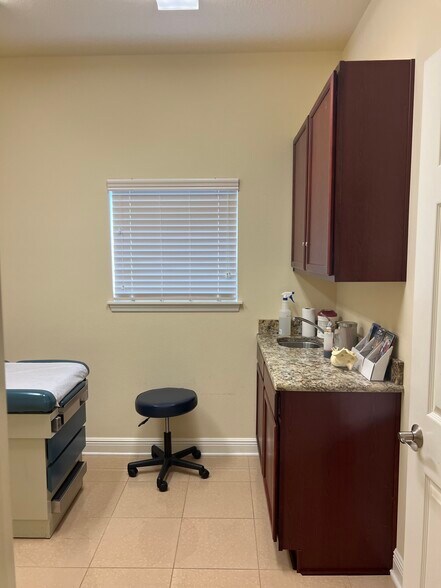 More Photos Of 1656 S Volusia Ave, Orange City Medical For Lease
