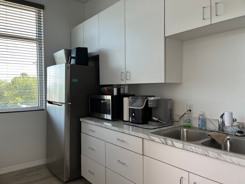More Photos Of 2881 Placida Rd, Englewood Office For Lease