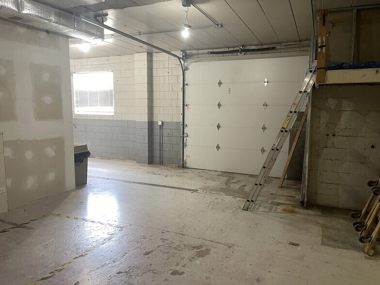 More Photos Of 707-717 N Iowa Ave, Villa Park Office For Sale