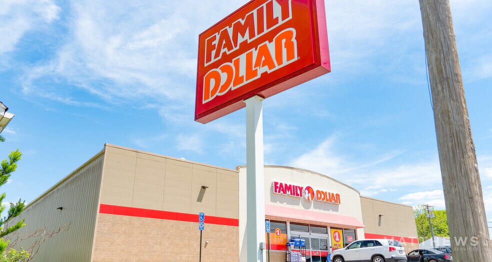 More Photos Of 3603 Byron Center Ave SW, Wyoming General Retail For Sale