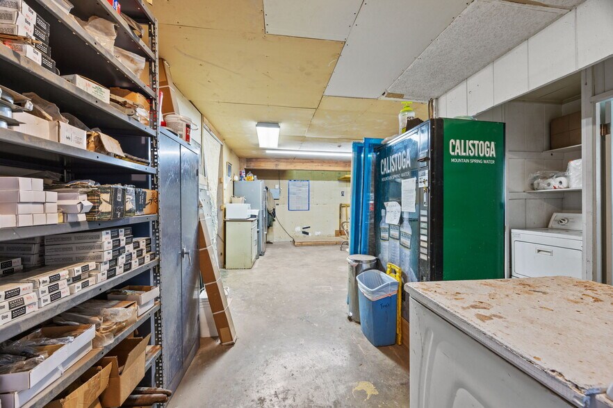 More Photos Of 8401 Baldwin St, Oakland Warehouse For Sale