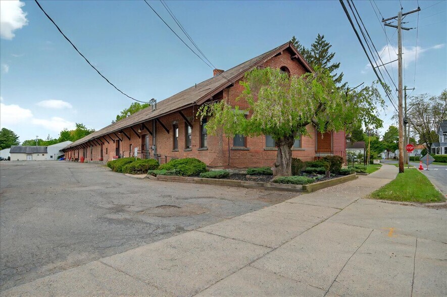 More Photos Of 80 W Circular St, Saratoga Springs Storefront For Lease