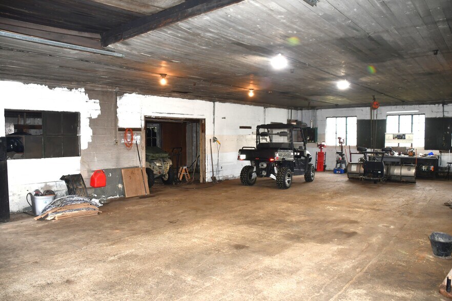 More Photos Of 17162 Shreve Run Rd, Pleasantville Manufacturing For Sale