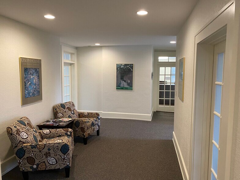 More Photos Of 795 Merrimon Ave, Asheville Freestanding For Lease