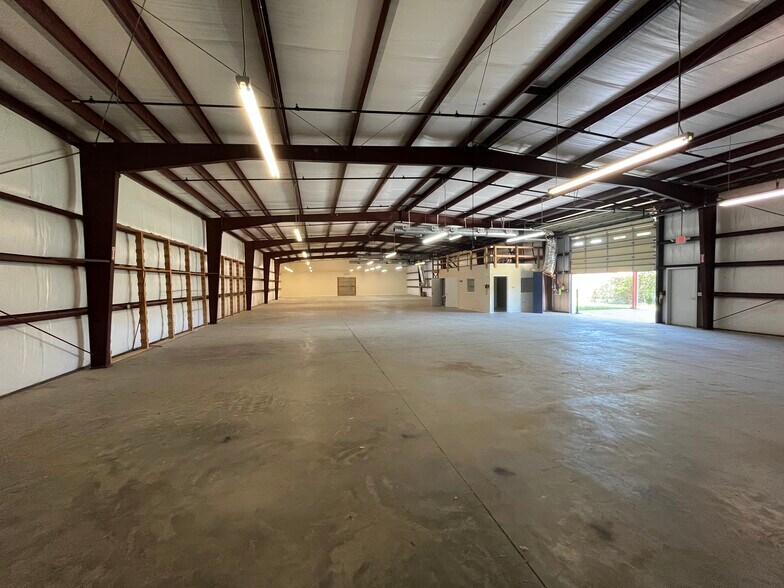More Photos Of 3015 Bashor Rd, Conway Warehouse For Lease