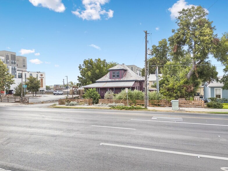More Photos Of 217 W Hopkins St, San Marcos Restaurant For Sale