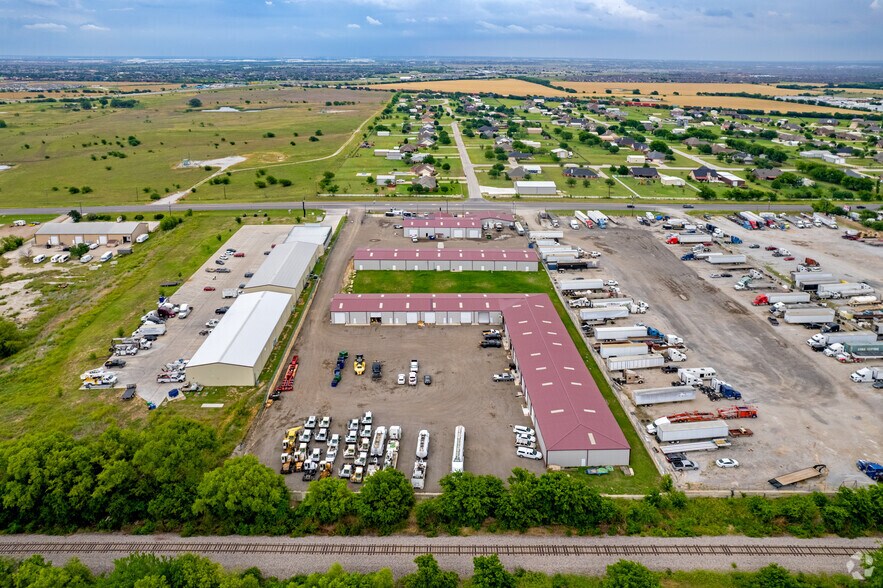 More Photos Of 12509 N Saginaw Blvd, Fort Worth Unknown For Lease