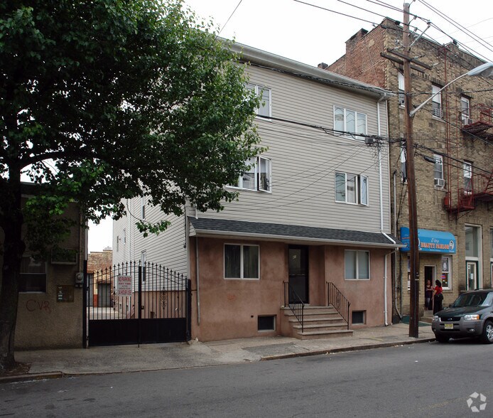 More Photos Of 41-43 Pacific St, Newark Apartments For Sale