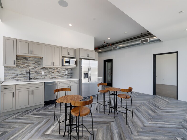 More Photos Of 507 S Douglas St, El Segundo Loft Creative Space For Lease