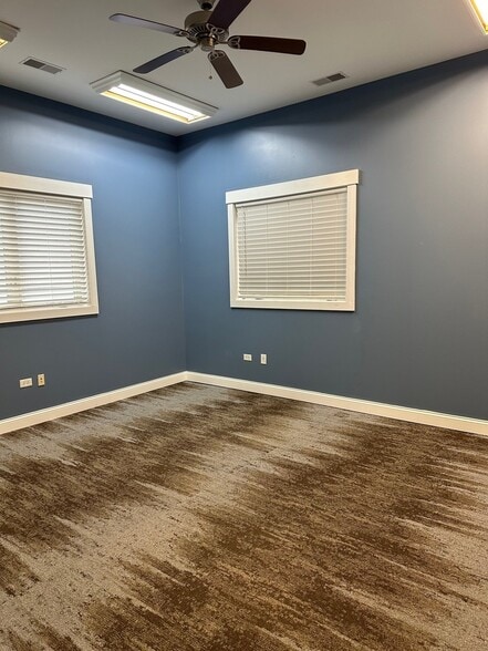 More Photos Of 12410 W Horseshoe Dr, New Lenox Office For Lease