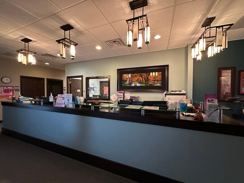 More Photos Of 673 Westbury Dr, Iowa City Storefront Retail Office For Sale