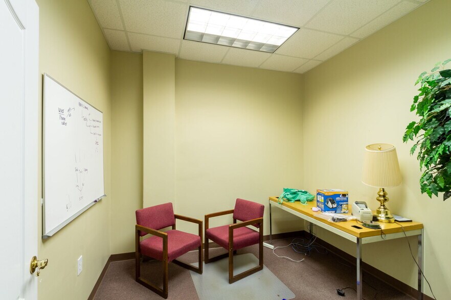 More Photos Of 94 E Crogan St, Lawrenceville Office For Lease