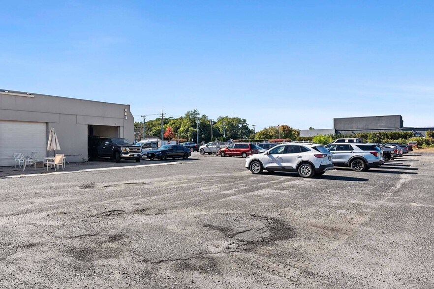 More Photos Of 729 County Road 39A, Southampton Auto Dealership For Sale