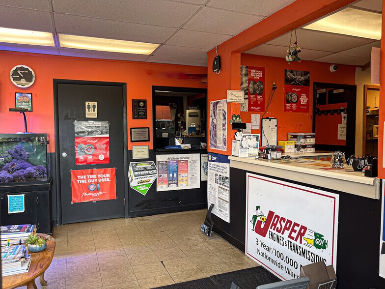 More Photos Of 280 Ushers Rd, Clifton Park Auto Repair For Sale