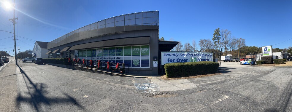 More Photos Of 211 N Pleasantburg Dr, Greenville Light Manufacturing For Lease