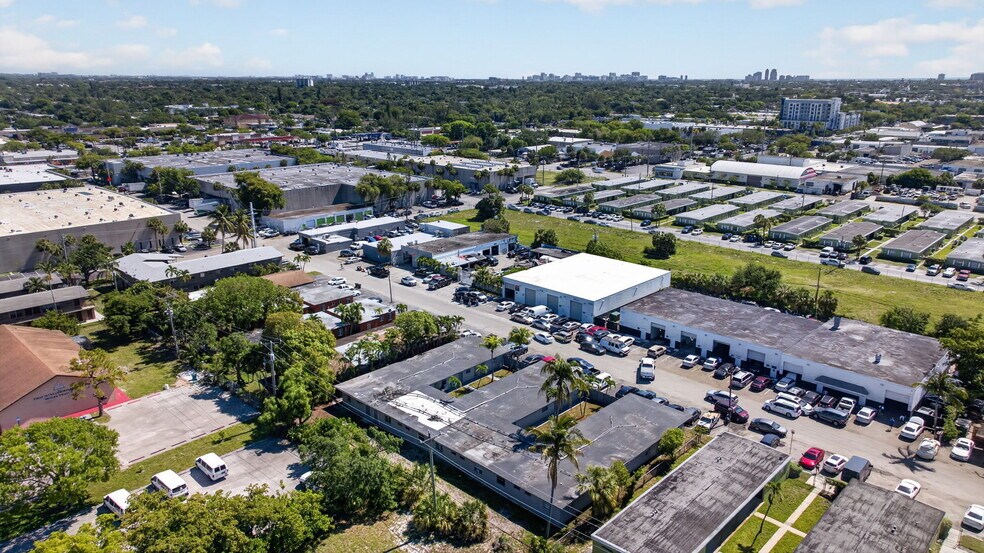 More Photos Of 821-825 NW 10th Ter, Fort Lauderdale Apartments For Sale