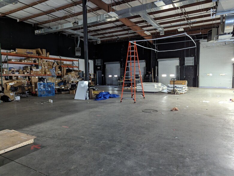 More Photos Of 4505 Peachtree Industrial Blvd, Berkeley Lake Warehouse For Lease