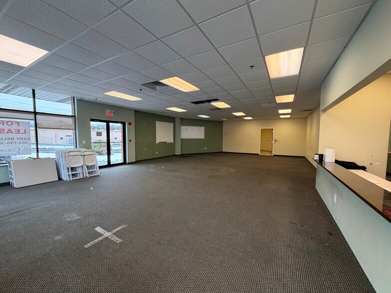 More Photos Of 464 Boston Post Rd, Orange Storefront Retail Office For Lease