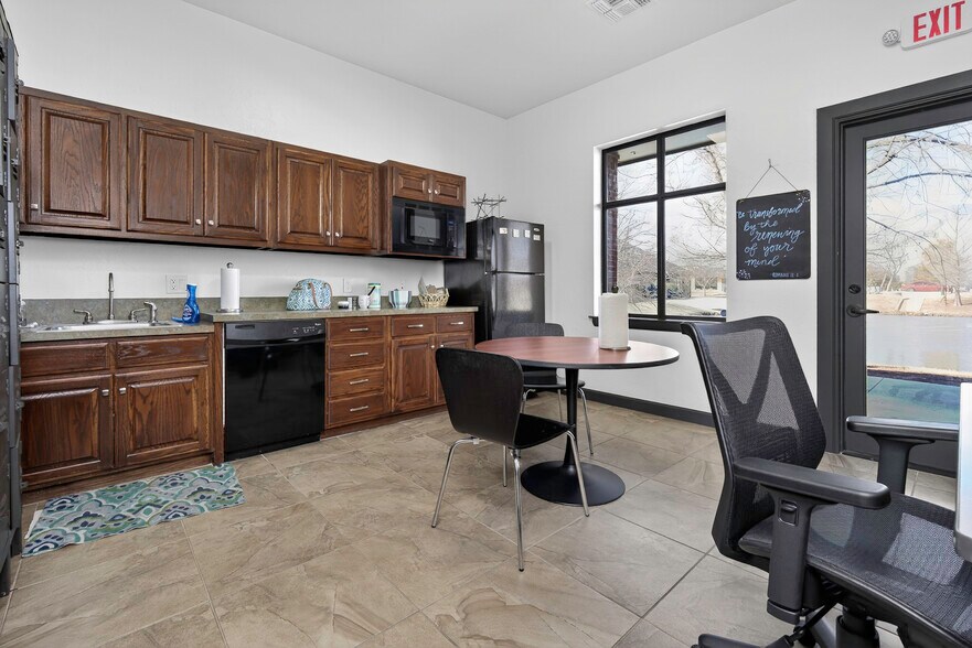 More Photos Of 9433 N Kelley Ave, Oklahoma City Office For Sale