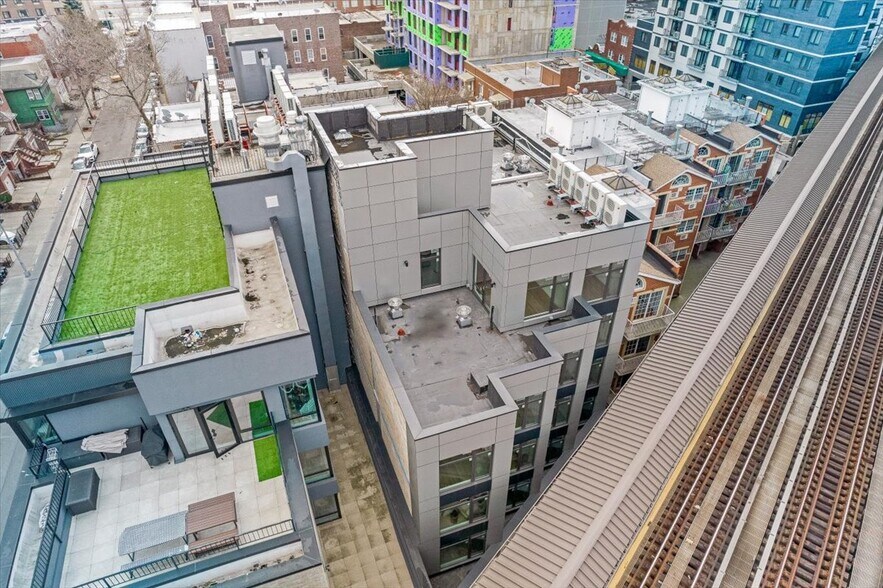 More Photos Of 5216 Roosevelt Ave, Woodside Multifamily For Sale