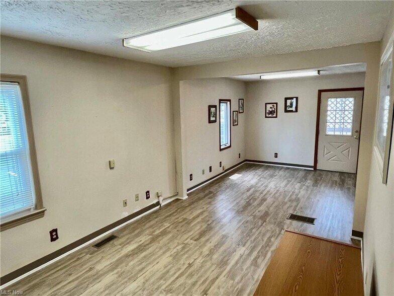 More Photos Of 2918 Plymouth Ave, Rocky River Office For Sale