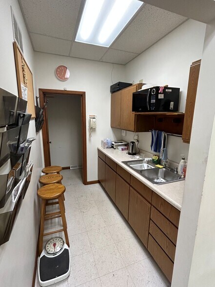 More Photos Of 3641 Ridge Rd, Highland Medical For Sale